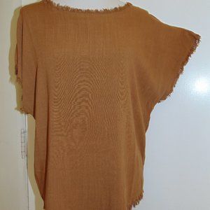 Sam & Lavi Knit Round Neck Frayed Edge Short Sleeve Top in Khaki Brown Blouse S
